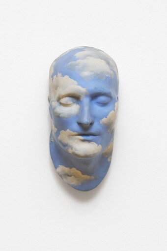 René Magritte (1898–1967) Die Zukunft der Statuen (L’avenir des statues), 1932 Öl auf Gipsguss (Totenmaske Napoleons), 33,5 x 16,5 x 19 cm Lehmbruck Museum, Duisburg © Lehmbruck Museum, Duisburg / © VG Bild-Kunst, Bonn 2025 Foto: Bernd Kirtz