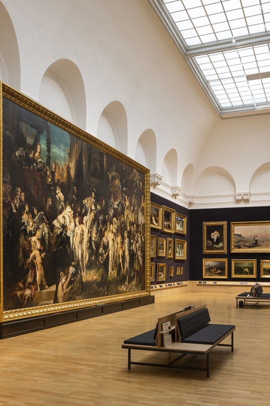 Raumansicht Makart-Saal mit dem Werk Der Einzug Karls V. in Antwerpen, 1878, von Hans Makart (1840–1884), Mitte links © Hamburger Kunsthalle / bpk Foto: Fred Dott